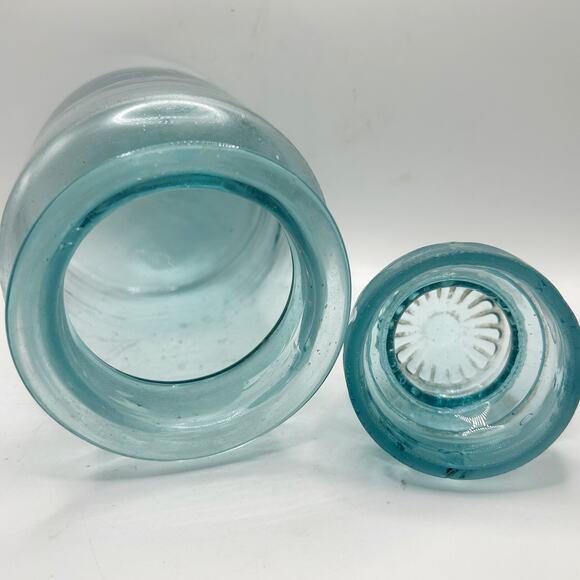 Vintage Light Teal Space Age Takahashi Apothecary Glass Jar Set of 6 Daisy Lids - Picture 5 of 12